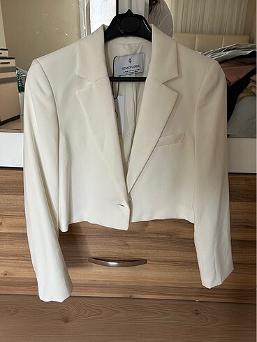 Stradivarius Crop Blazer Ceket