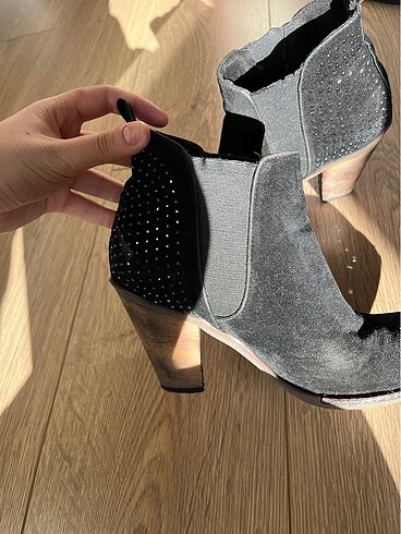 36 Beden taşlı şık bootie