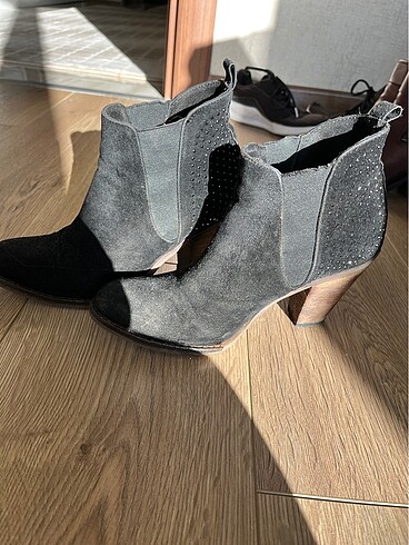 Diğer taşlı şık bootie