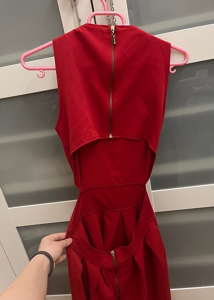 kırmızı dekolte elbise - Görsel 2