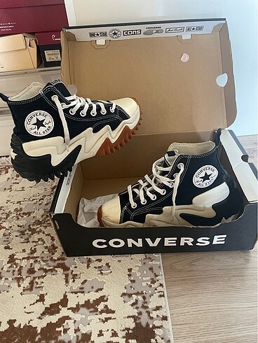 Orjinal 37,5 numara 2 defa giyilmiş sıfır gibi converse