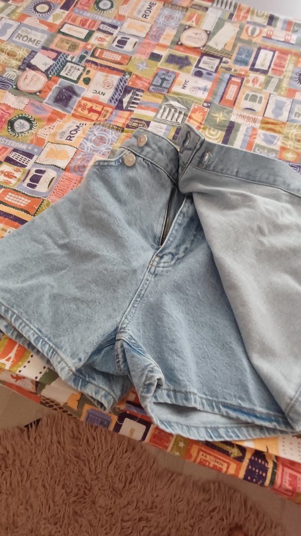 Kadın Mavi Batik Desen Kemerli Midi Kot Şort Defacto - Görsel 2