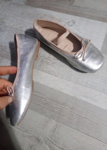 Gri Kız Çocukları Tokalı Babet Ayakkabı - Görsel 2