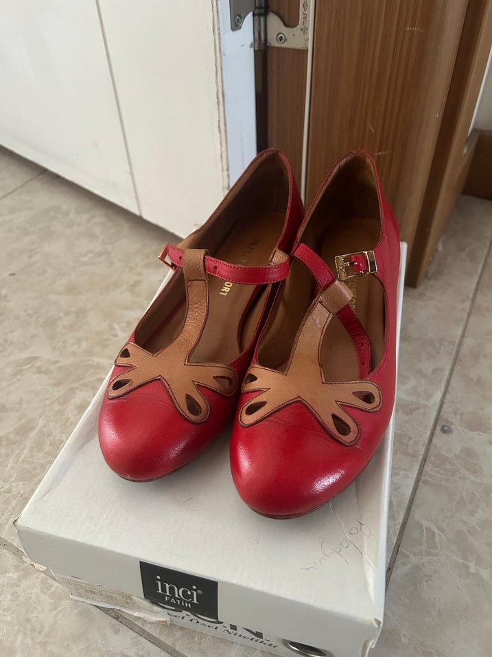 Kırmızı Tokalı Blok Topuklu Gerçek Deri Kadın Ayakkabı - Görsel 2