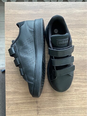 32 Beden Adidas sıfır çocuk ayakkabı
