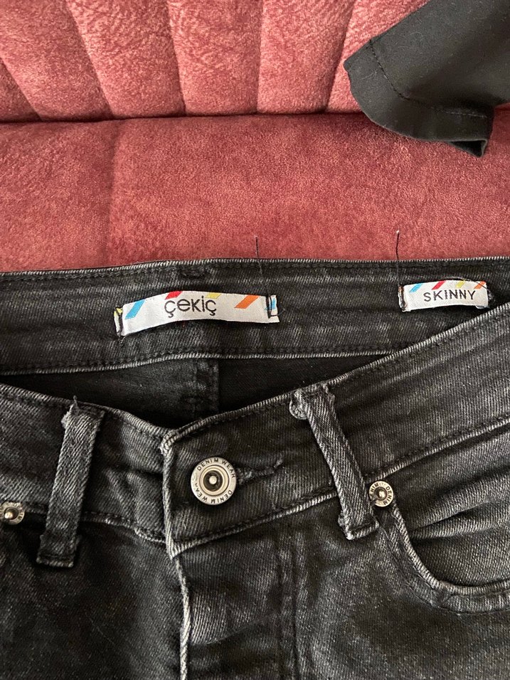 Siyah dar paça yırtmaçlı erkek pantolon - Görsel 2