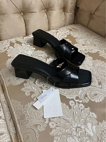37 Beden H&M terlik