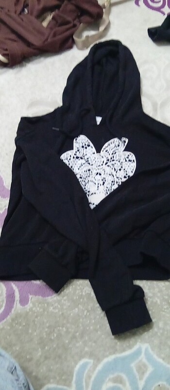 Sweatshirt