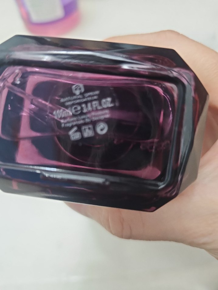 Versace Crystal Noir Kadın Parfümü - Görsel 2