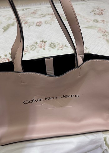 Calvin Klein Pembe Deri Kadın Çanta