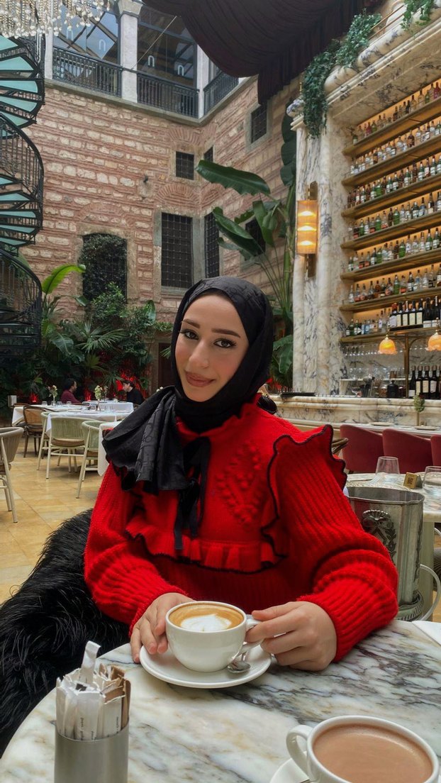 Kırmızı kurdeleli kazak - Görsel 2