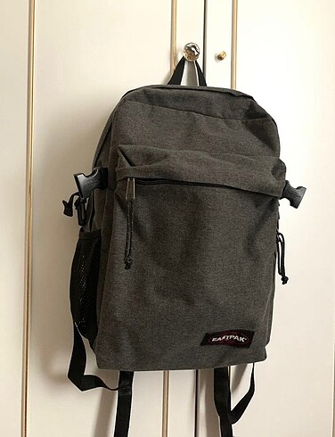 Eastpak gri sırt çantası
