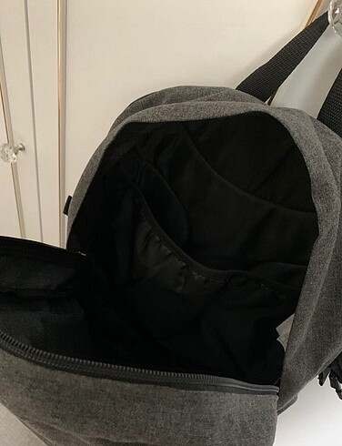 Beden gri Renk Eastpak gri sırt çantası