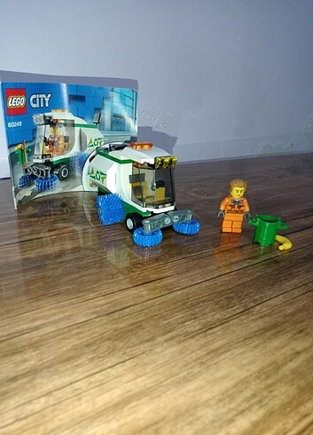 LEGO 60249 sokak süpürme aracı
