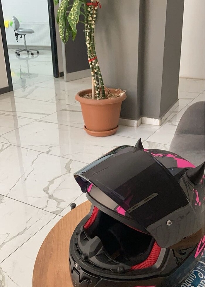 LS2 kadın kask - Görsel 2