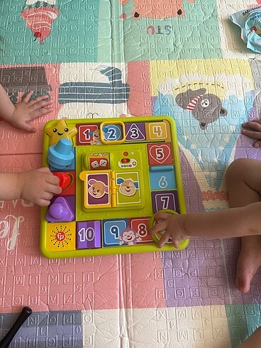 Fisher Price Kopekçiğin Oyun istasyonu