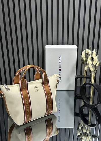 Tommy Hilfiger Beyaz Deri Kadın Çanta