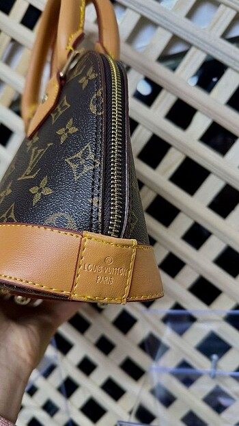 Louis Vuitton D model louis vuitton