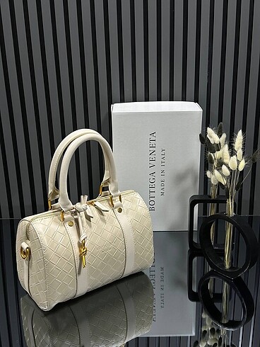  Beden Bottega veneta