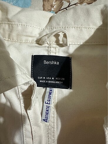 m Beden Bershka mevsimlik ceket