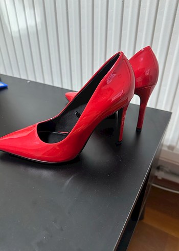 Kırmızı Parlak Rugan Stiletto Topuklu Kadın Ayakkabı - Görsel 2
