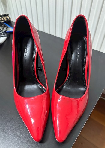 Kırmızı Parlak Rugan Stiletto Topuklu Kadın Ayakkabı - Görsel 3