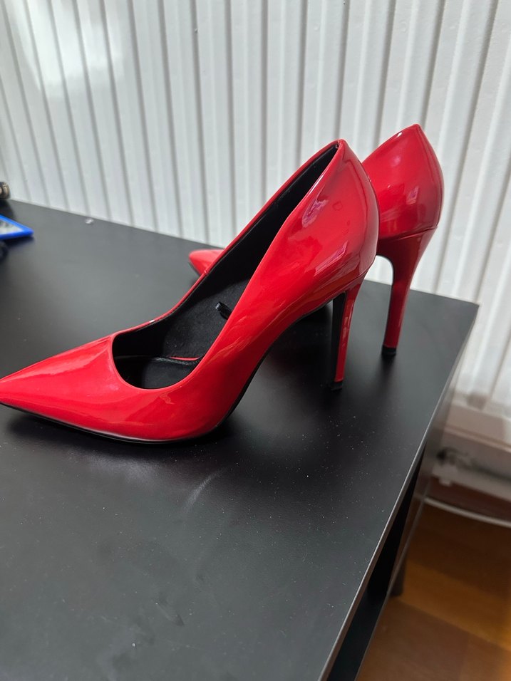 Kırmızı Parlak Rugan Stiletto Topuklu Kadın Ayakkabı - Görsel 2