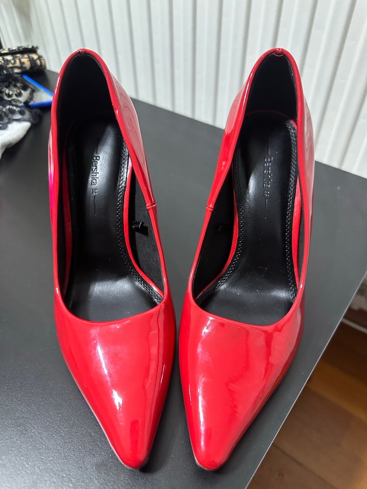 Kırmızı Parlak Rugan Stiletto Topuklu Kadın Ayakkabı - Görsel 3