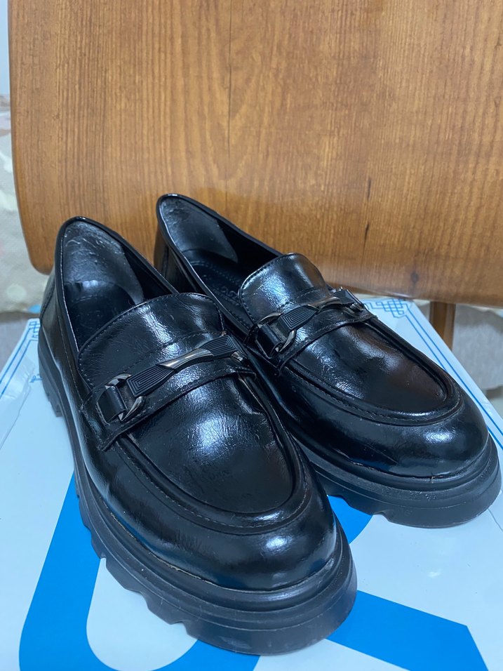 Siyah Tokalı Kadın Loafer - Görsel 2