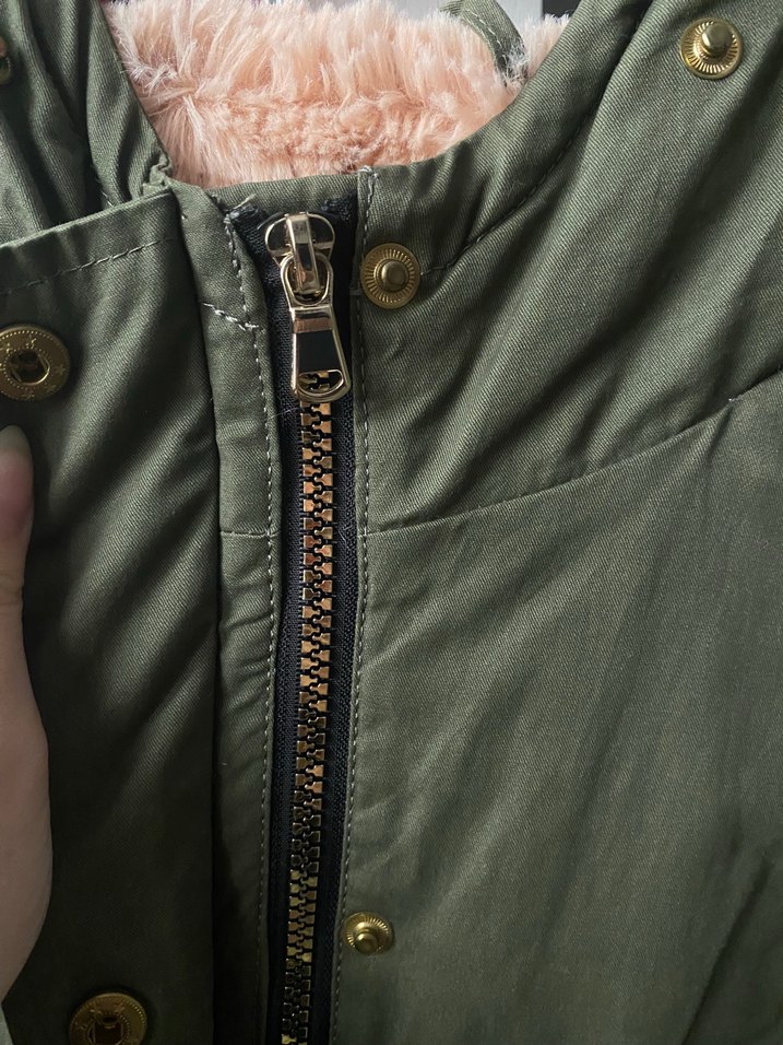 Düğmeli ve Fermuarlı Kapüşonlu Haki Kadın Mont - Görsel 5