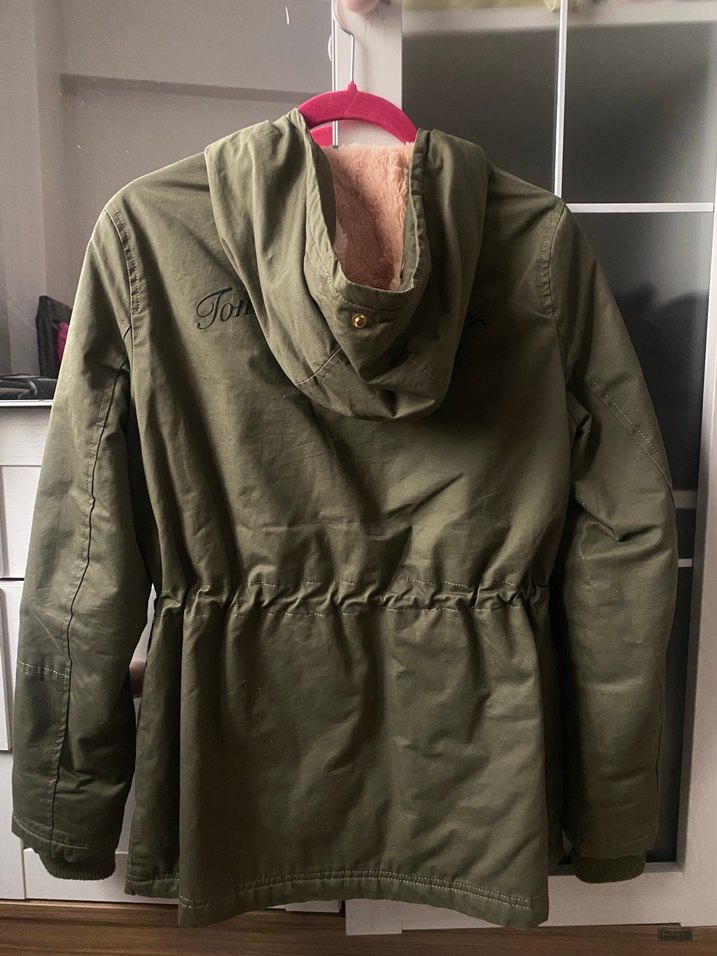 Düğmeli ve Fermuarlı Kapüşonlu Haki Kadın Mont - Görsel 3