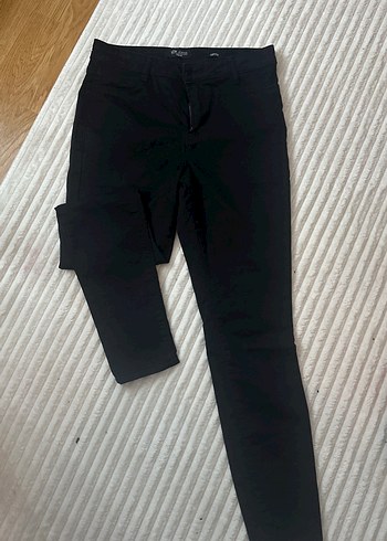 LC Waikiki Siyah Duz Kesim Pantolon