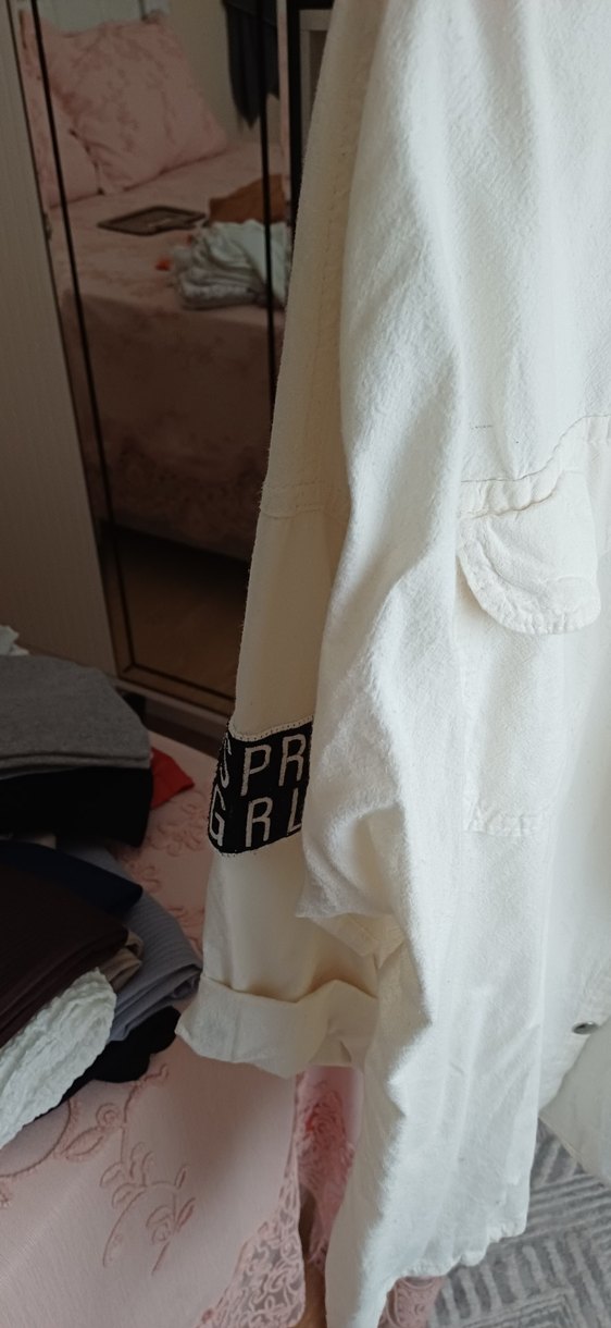 Düğmeli Beyaz Keten Kadın Gömlek - Görsel 2