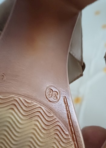 Bej Süet Dolgu Topuklu Kadın Sandalet - Görsel 2