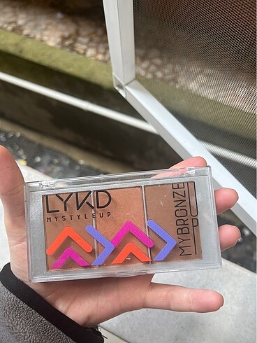 Gratis bronzer paleti