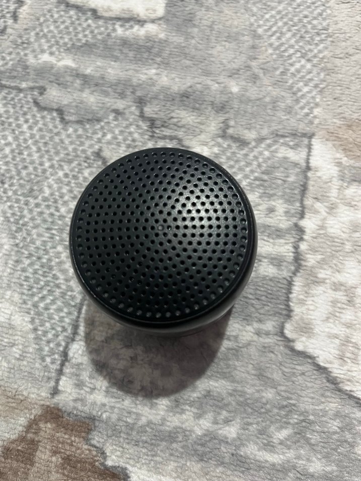 Kompakt Siyah Bluetooth Hoparlör - Görsel 3