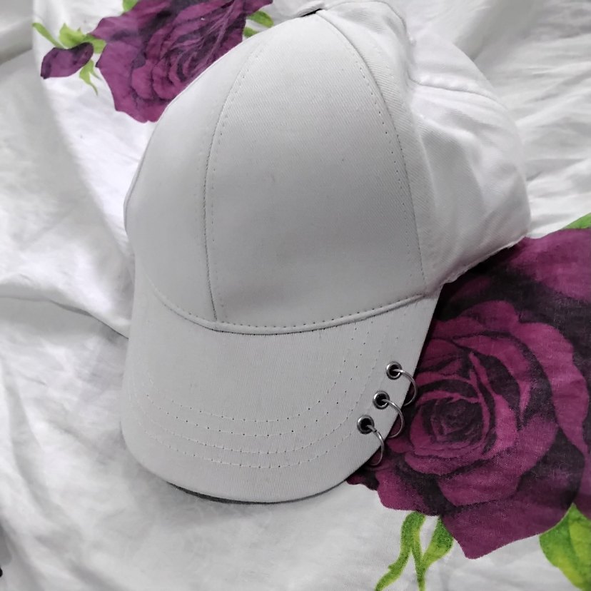 beyaz şapka - Görsel 2