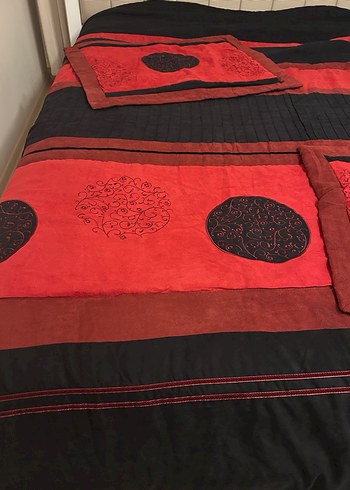 Siyah Kırmızı Yatak Örtüsü - HEDİYELİ - Görsel 6