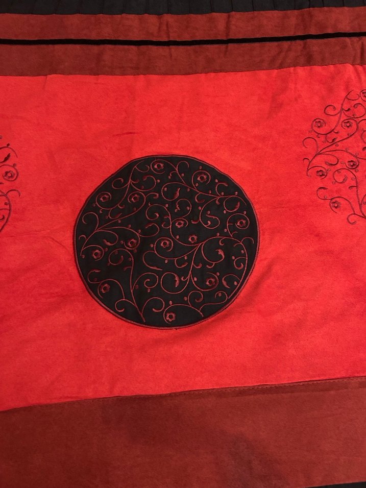 Siyah Kırmızı Yatak Örtüsü - HEDİYELİ - Görsel 3