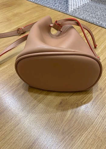 Askılı  Çanta - Minimalist Tasarım - Görsel 2