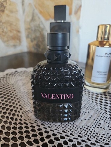 Valentino Born in Roma Edt