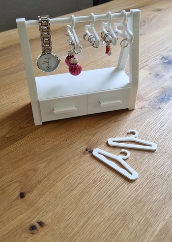 Beyaz Makyaj ve Takı Düzenleyici - Görsel 4