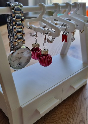 Beyaz Makyaj ve Takı Düzenleyici - Görsel 5