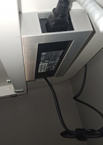 Laptop Adaptör Tutucu  - Görsel 3