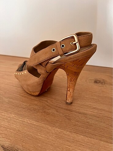 Topuklu ayakkabı - Görsel 2