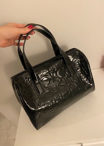 Beden Calvin Klein Siyah Parlak Çanta