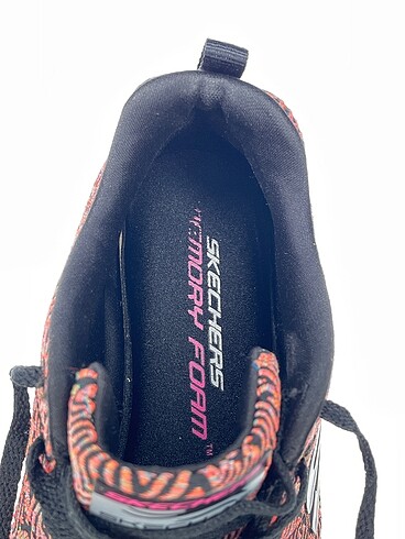 37 Beden çeşitli Renk Skechers Spor Ayakkabı %70 İndirimli.
