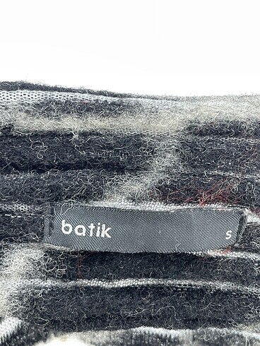 s Beden çeşitli Renk Batik Hırka %70 İndirimli.