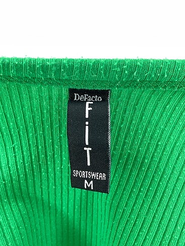 m Beden yeşil Renk Defacto T-shirt %70 İndirimli.