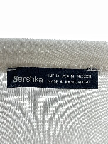 m Beden beyaz Renk Bershka T-shirt %70 İndirimli.